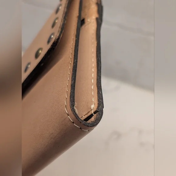 Patricia Nash Leather Clutch/Passport Holder - EUC Tan 7.5x5 Inches - Picture 4 of 13